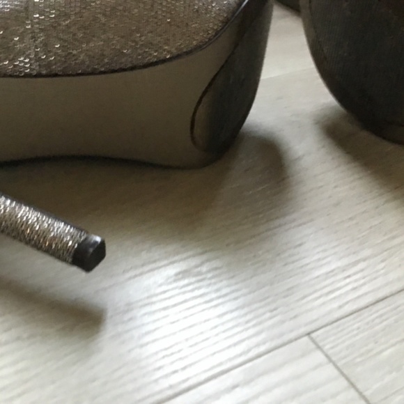 Enzo Angiolini, size 8, gold shimmer - Picture 8 of 8